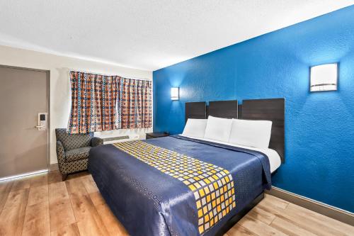 Red Carpet Inn and Suites - image 4