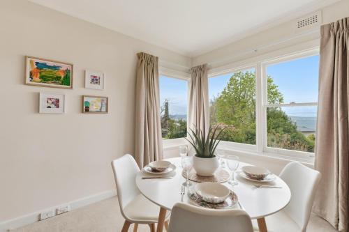 Delightful Delta - 3 Bedroom House - Taroona in Kingston