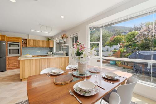 Delightful Delta - 3 Bedroom House - Taroona in Kingston