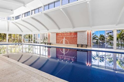 Level 45 Sub-Penthouse in Towers of Chevron - Hosted by Coastal Letting Co. - image 2