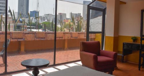 room detail thumbnail 2