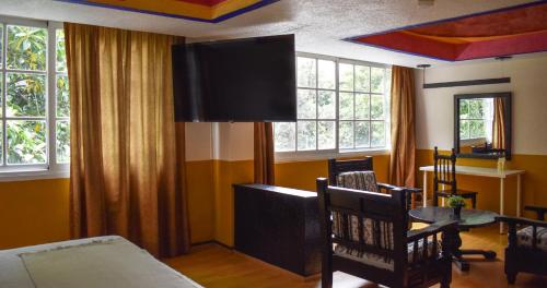 room detail thumbnail 2