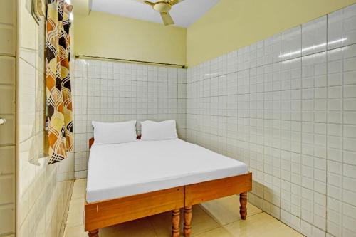 Hotel O Dream Palace Guest House Near Marina Beach