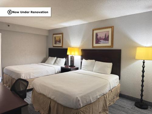 The Lodge Hotel and Banquets - image 5