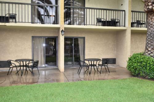 Ontario Airport Inn - image 4