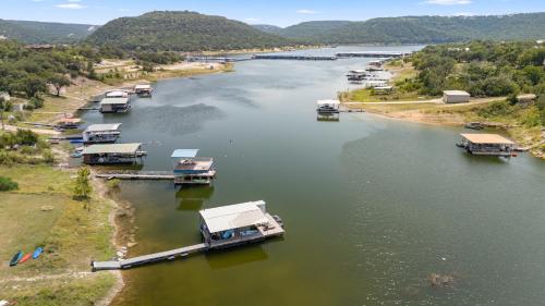 Lakefront with Dock on Lake Travis Fun near UT and ATX, Volente (photo 3)