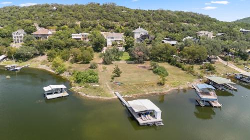Lakefront with Dock on Lake Travis Fun near UT and ATX, Volente (photo 4)