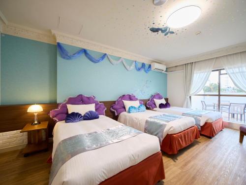 room detail thumbnail 1