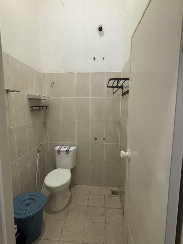 ห้องน้ำ, Nevia House - Comfortable Place With Family in สุโกฮาร์โจ