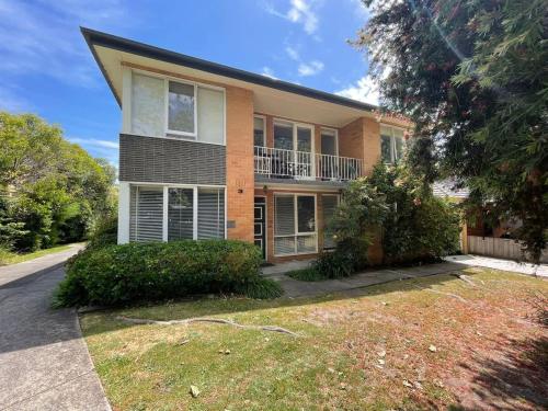 Prime location 3-bedder just moments from Central Park in Malvern