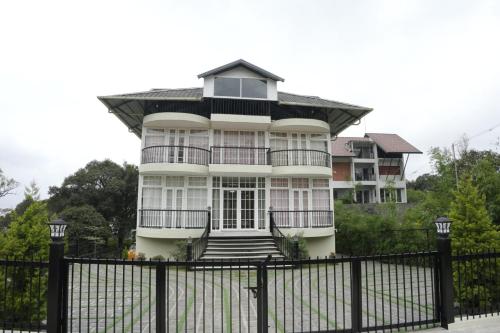 Vandhanam Stays With Pool At Vagamon - Wadgaon