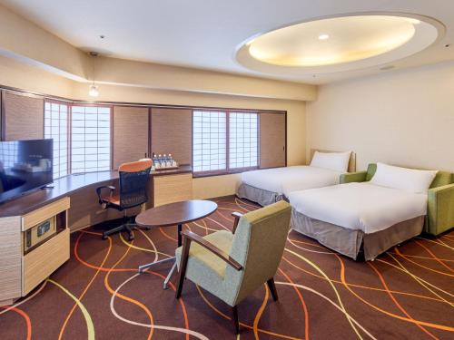 room detail thumbnail 1