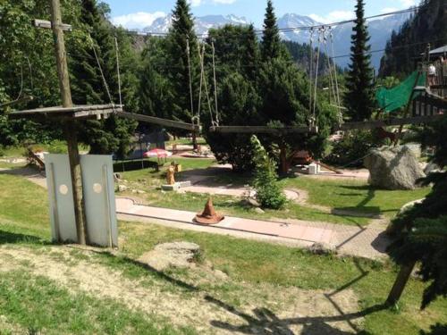 Studio Bel-Hüs / Bel-Häx - image 10