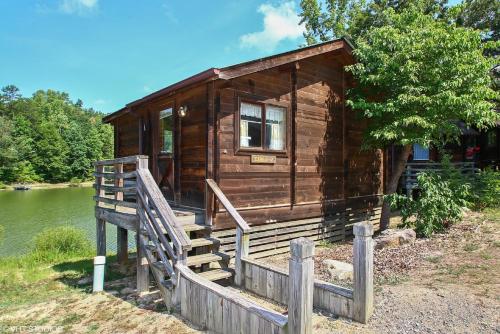 Forest Lake Camping Resort Lakefront Cabin 8 in Freewood Acres, USA