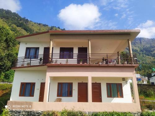 Ridhi Homestay Sari in Duggal Bittha