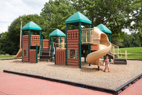 Circle M Camping Resort Loft Park Model 23 - image 7