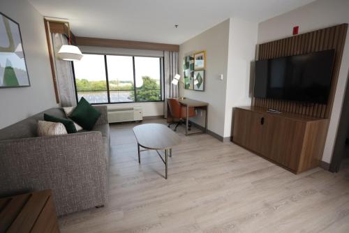 Holiday Inn Saint Louis-Fairview Heights an IHG Hotel - image 43