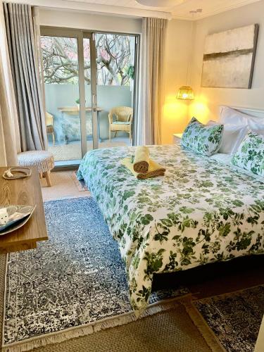 OceanBreeze50 Stylish Garden Route Stay in Central Mossel Bay