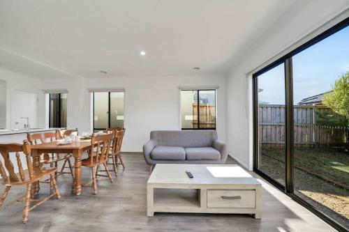 Modern Comforts in a Spacious 3BR Family Retreat in 卡羅林斯溫泉