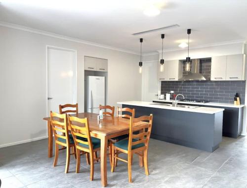 Ideal Family Home Near Parks & Donny with Garage in Mickleham