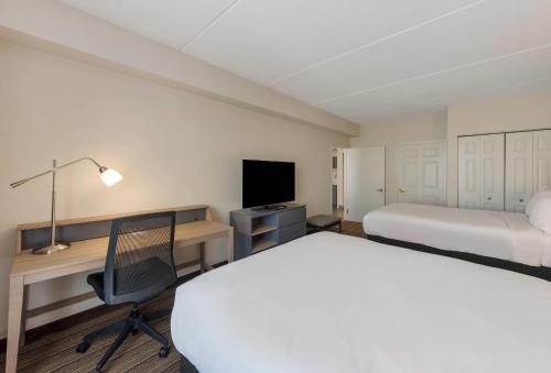 Country Inn & Suites by Radisson Findlay OH - image 10