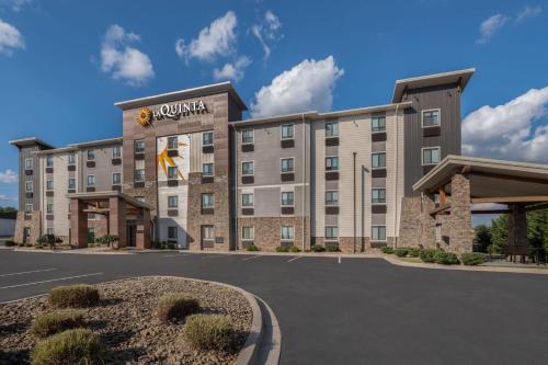 La Quinta Inn & Suites by Wyndham Greenville Woodruff Rd, Greenville