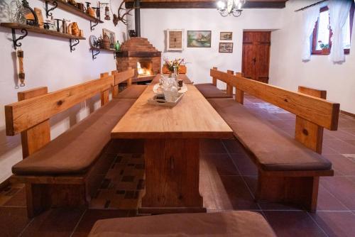 Old Village House in Kneževi Vinogradi