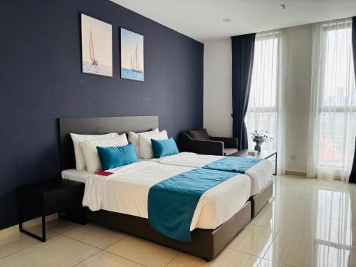 The Straits Suites & Residences near Lido Beach