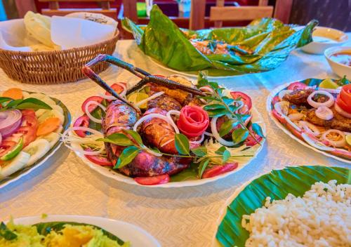 Restaurant, Cotelac Heritage Lake Resort Alleppey by VOYE HOMES in Kuttanad Taluk