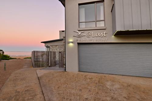 At Last Glentana Beach House