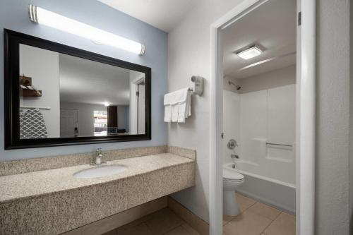 Super 8 by Wyndham Covington in Covington, USA
