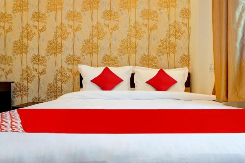 FabHotel Golden Heights photo 2
