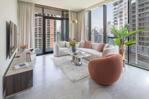 Frank Porter - Peninsula Five, Business Bay, Dubaj