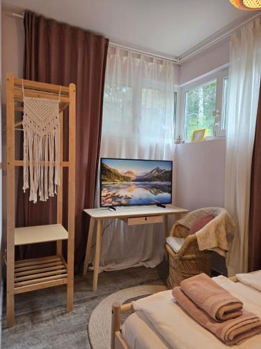 Ma-Bebe PlayHouse with Private Sauna --- Lake, Parks and SPA Pools in 5 min in Pancharevo