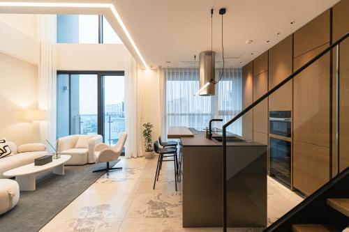 서울 Caelum Black Gangnam Luxury Apt 카일룸블랙 강남 럭셔리 아파트 (Caelum Black Gangnam Luxury Apt 카일룸블랙 강남 럭셔리 아파트) 호텔 수영장