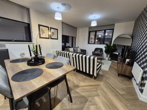 Serene- Stunning Two Bedroom 2 washroom, Spacious, dual aspect lounge, Jwellery Quarter, Birmingham City Centre, Birmingham (foto 7)
