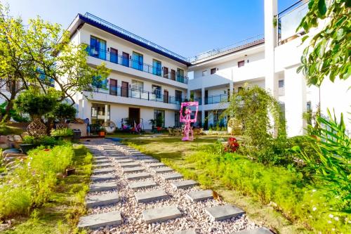 Zhangjiajie Peak&Cloud Retreat-signature coffee-Buffet breakfast-English support-Close to both the East Gate and the Central Gate - image 5
