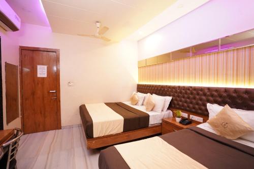 2 queen beds