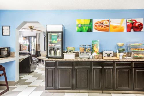 ห้องครัว, ควอลิตี อินน์ สต็อกบริดจ์ แอตแลนตา เซาท์ (Quality Inn Stockbridge Atlanta South) in สตอกบริดจ์ (GA)