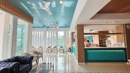 Lobby, Ratana Hotel Rassada near Phuket Bus Terminal 2