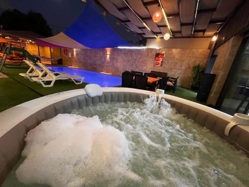 Al Zain Chalet - Private Pool in Al Rama