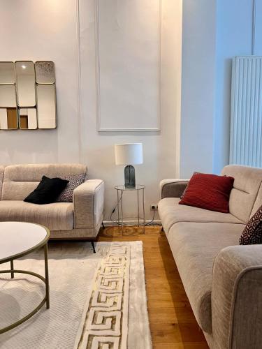 Spacious Family Apartment for 9 near Brussels Midi Station, Brussels (photo 3)