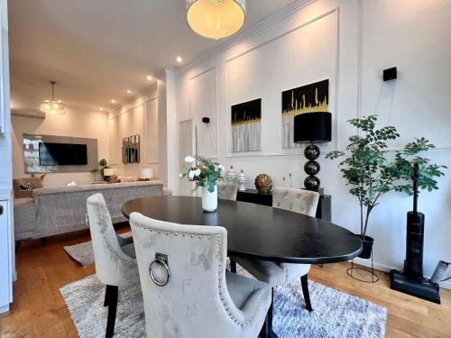 Spacious Family Apartment for 9 near Brussels Midi Station, Brussels (photo 8)