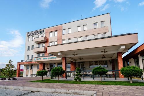 . Hotel YVY