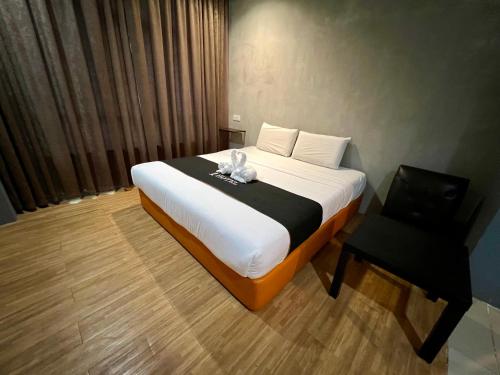 room detail thumbnail 1