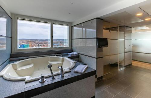 ห้องน้ำ, NYX Hotel Erfurt by Leonardo Hotels in แอร์ฟวร์ท