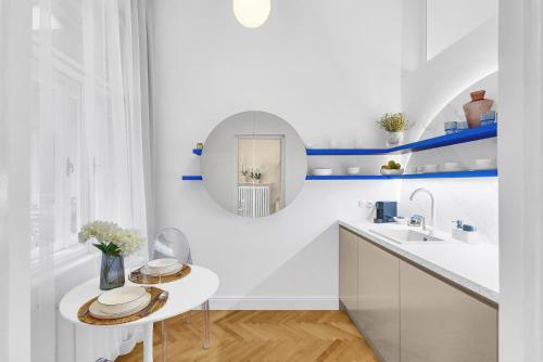 NEW! Studio Loft near BlueChurch - TOP location - Old Town, Братислава (фото 8)