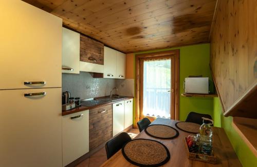 مطبخ, Wood Apartment Balcony in Centro