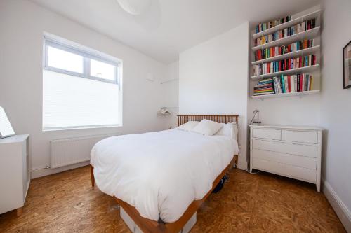 Stylish and modern 1BD Apartment in East Wall, Dublin (Foto 3)