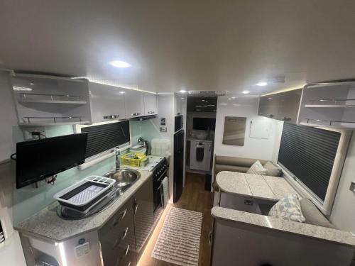 Iekārtas, Gympie Luxury Caravan with ensuite bathroom in Victory Heights